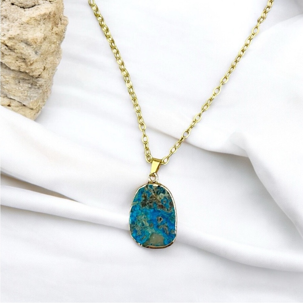 18K Gold Blue Agate Necklace